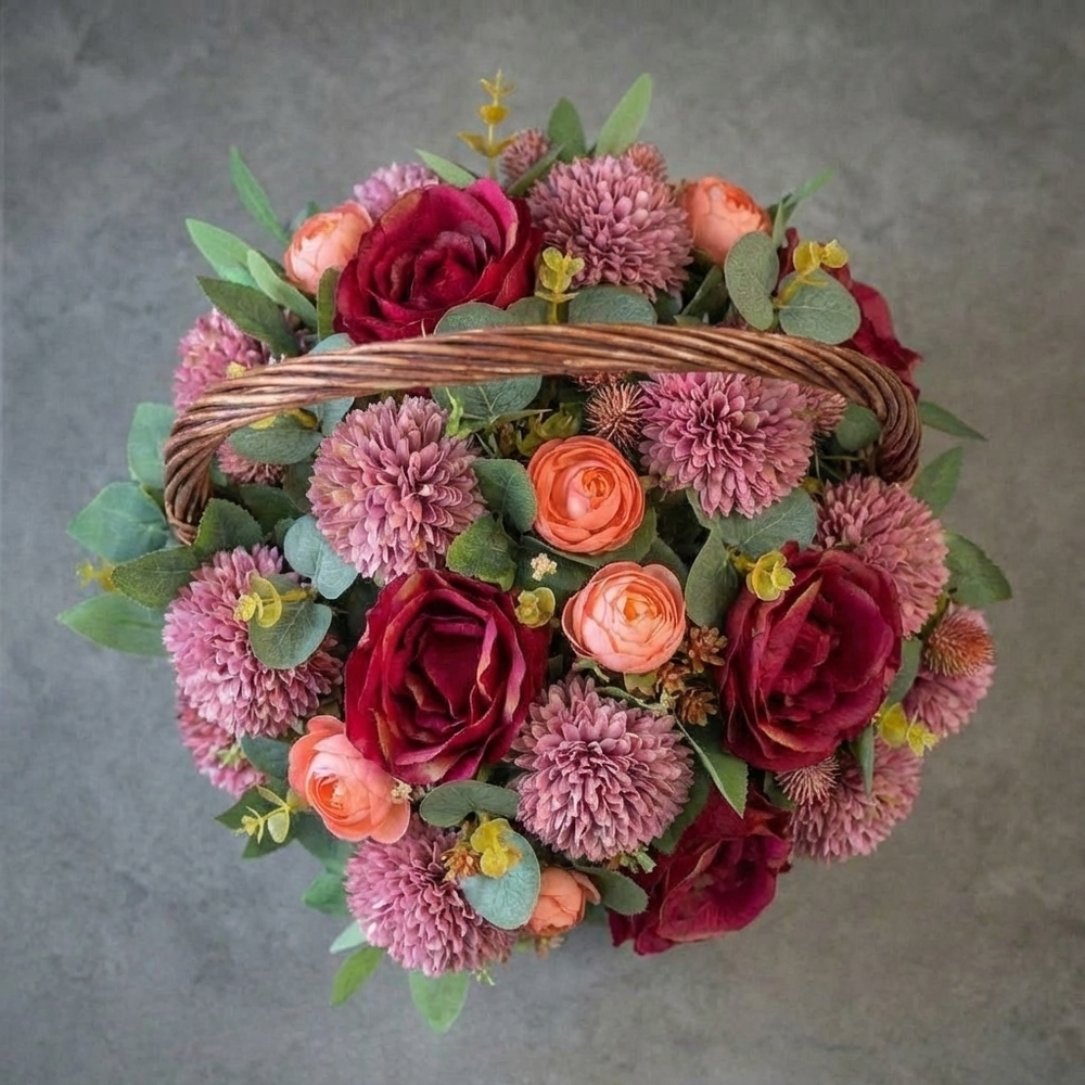 Траурная корзина из искусственных цветов на Радоницу