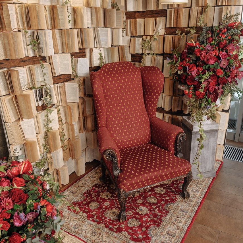 Цветочный декор+фотозона—украшение юбилея 