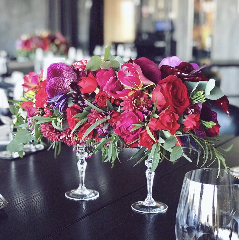 Цветочный декор+фотозона—украшение юбилея 