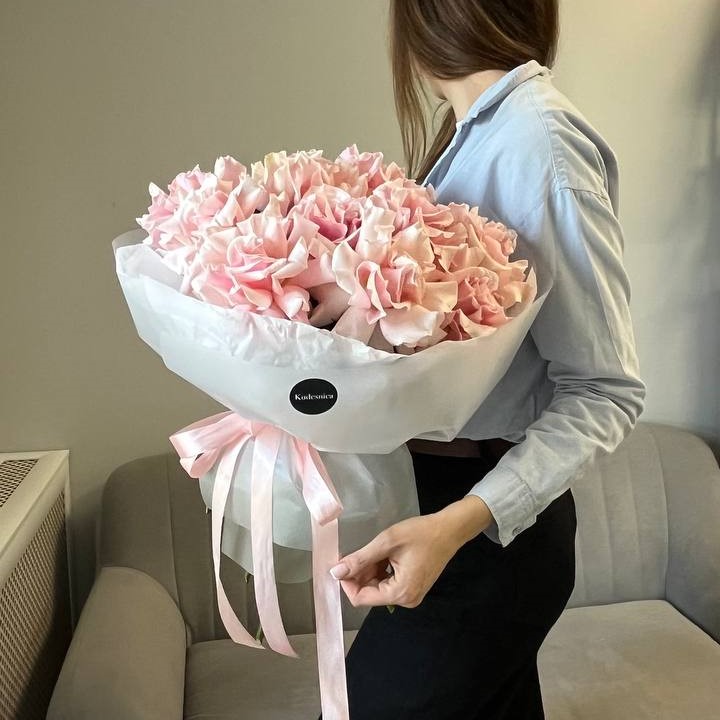 Букет из 11 розовых французских роз