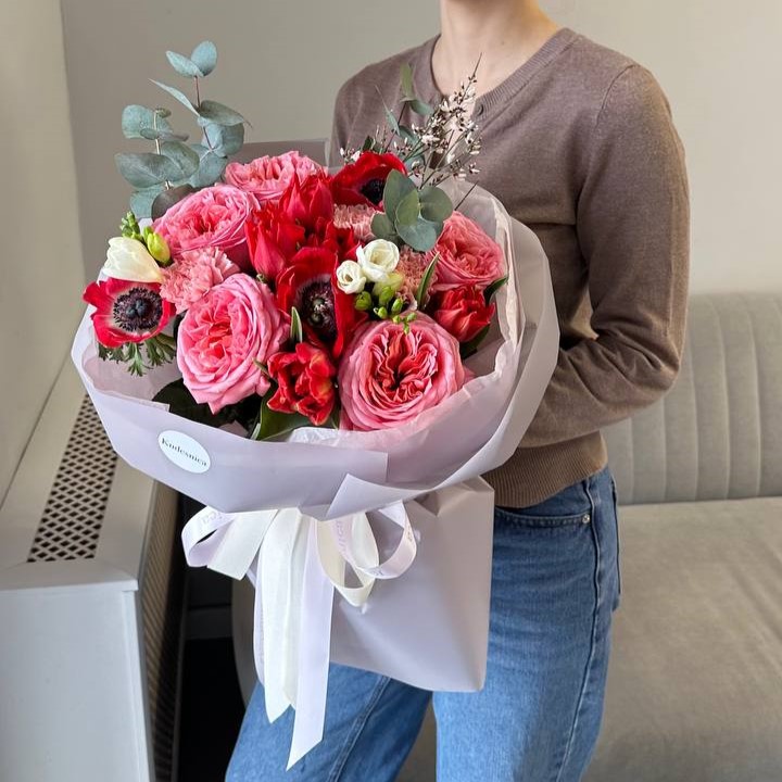 Букет "Алый шелк"