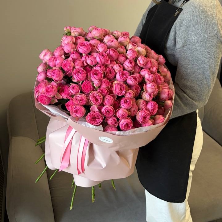 Букет  из 35 кустовых пионовидных роз Жизель
