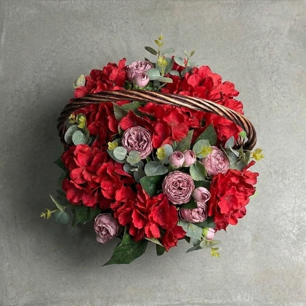  Красная траурная корзина из искусственных цветов