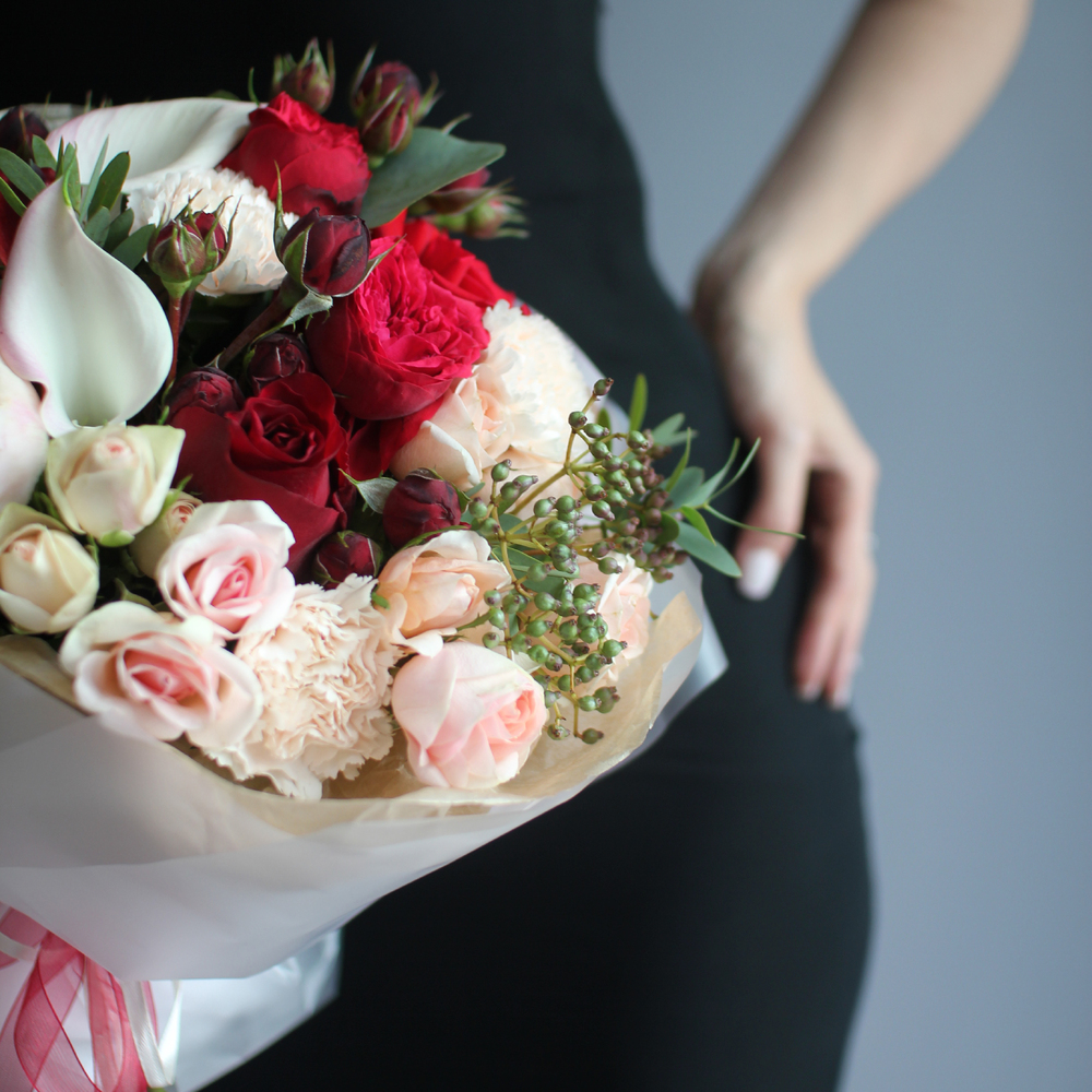 Букет "С пионовидной розой и каллами"