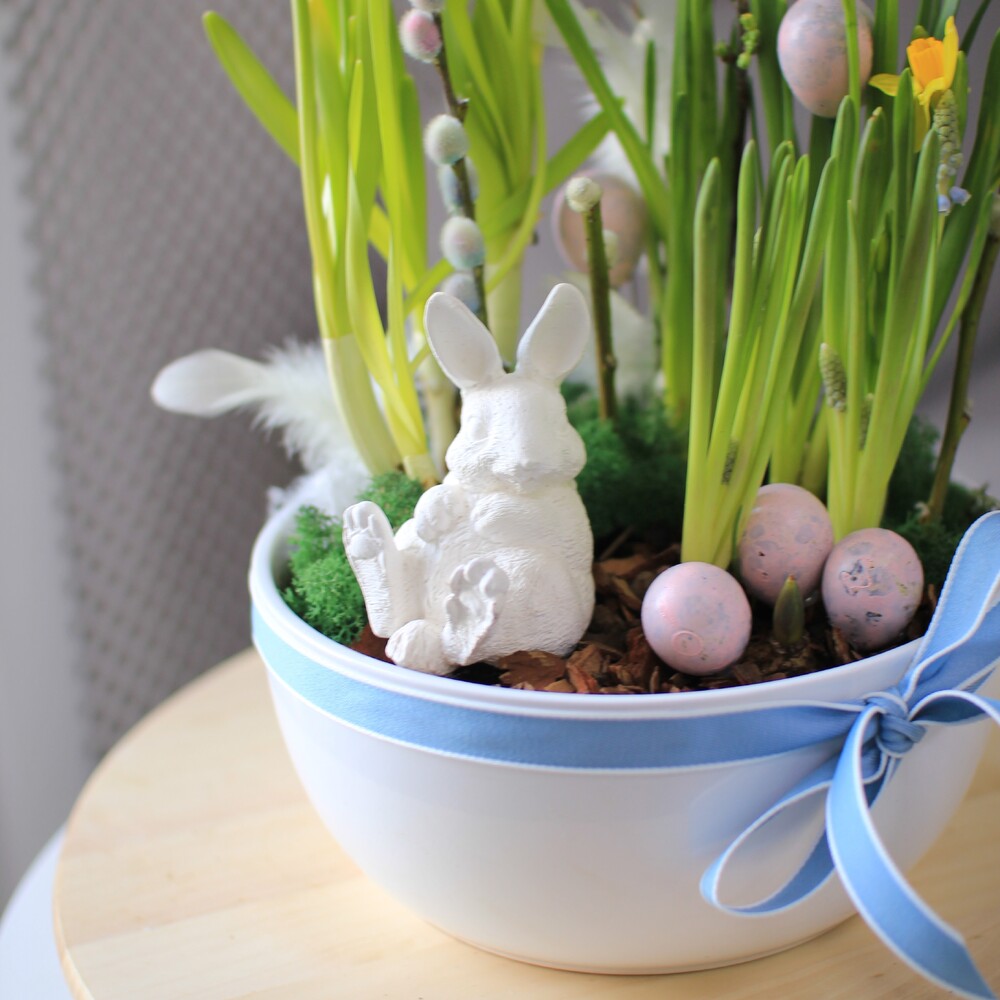 Пасхальная композиция / Rabbit in blue 