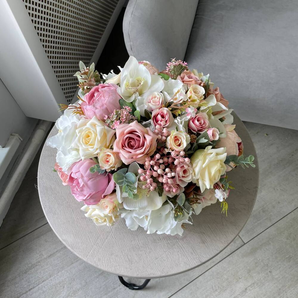 Искусственная композиция на стол