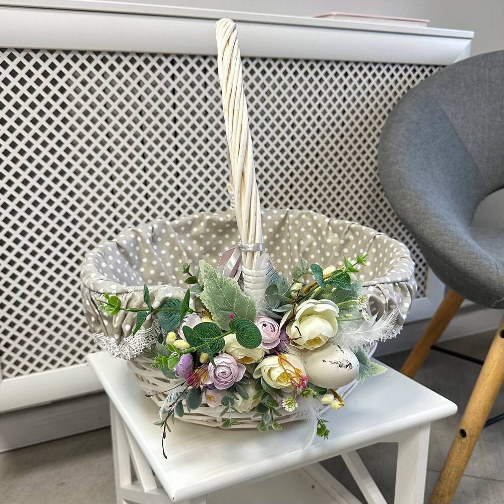 Большая белая пасхальная корзина