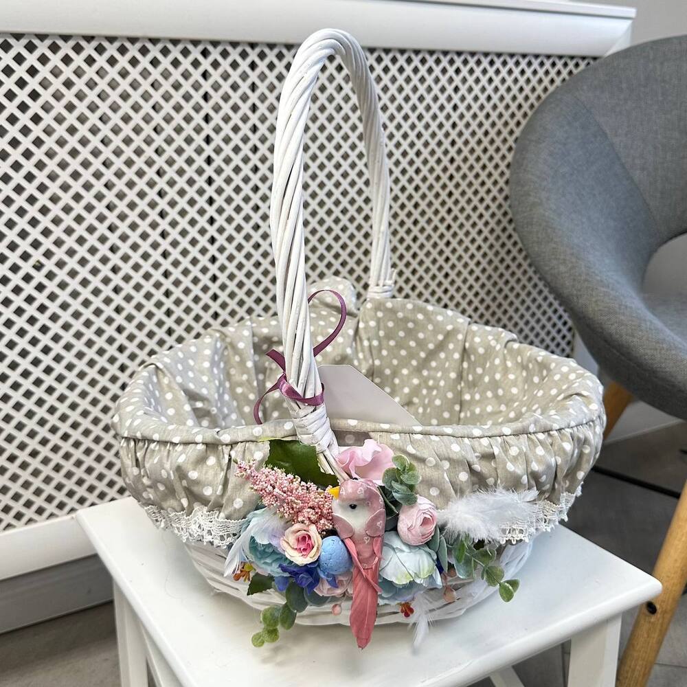  Корзинка пасхальная, украшенная цветами L/ Blue lagoon