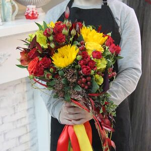 Осенний букет с ягодами 